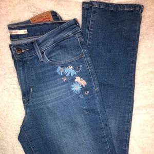 Women’s Levi’s jeans with embroidered flowers